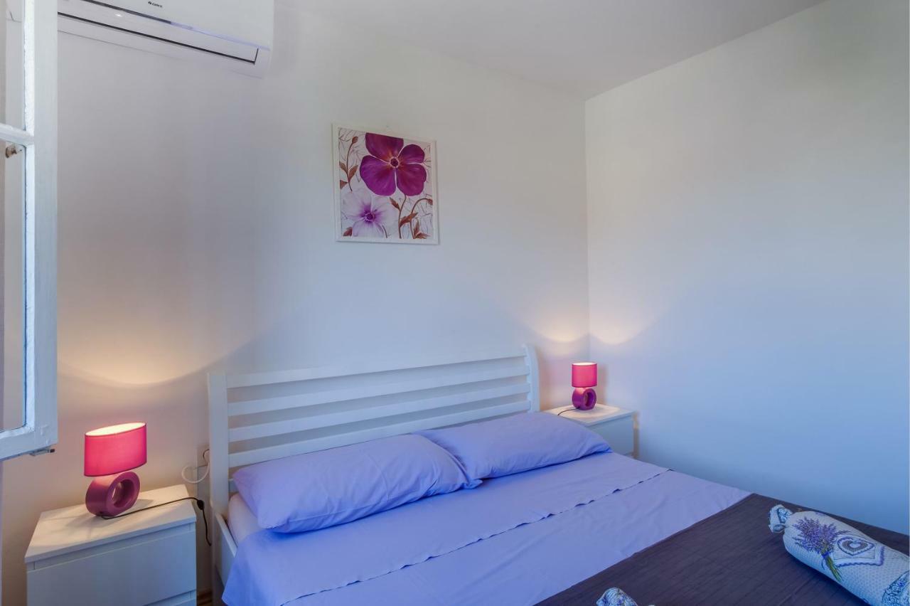 Vila Bugevilija Hotel Mali Lošinj Kültér fotó